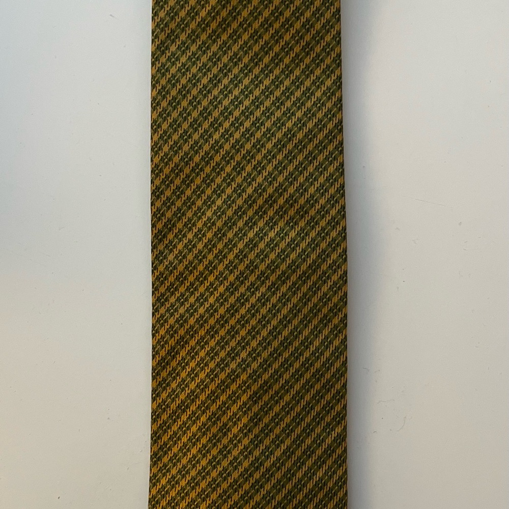 Hugo Boss Green and Yellow Striped Men's Tie